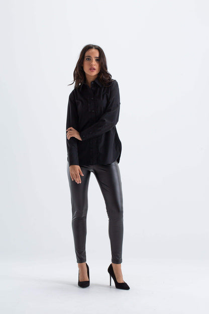 قميص كلاسيكي بكشكشة أمامية