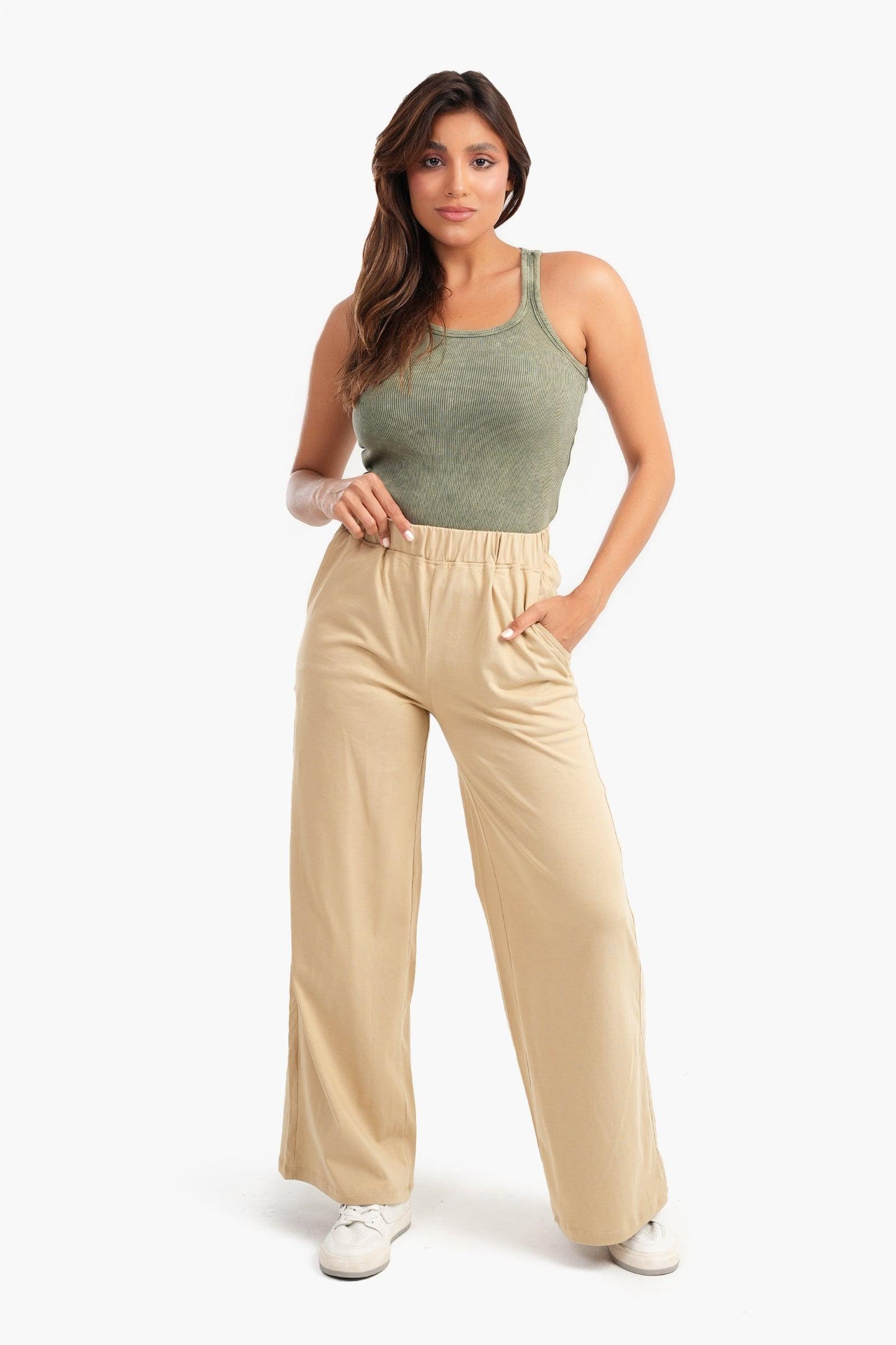 بلوزة ضيقة من القطن الزيتوني