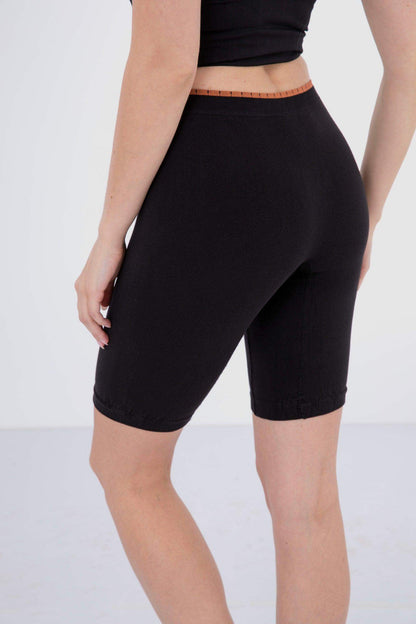 شورت قطني بقصّة Slim Fit