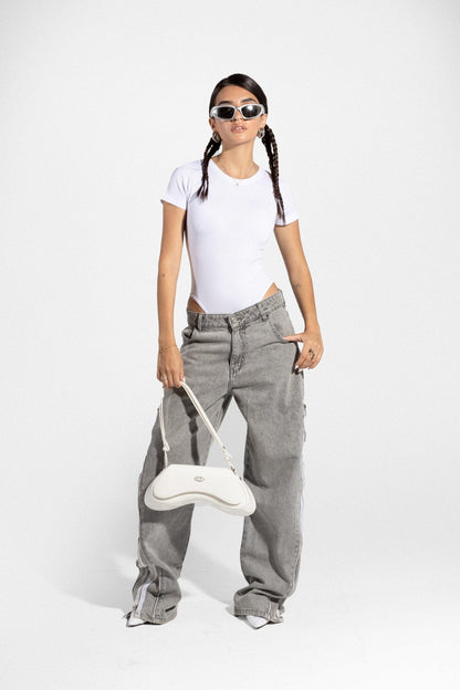 بنطال جينز رمادي بسحاب مزدوج على الجانبين
