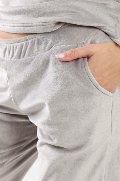 طقم بيجامة من الصوف الصلب