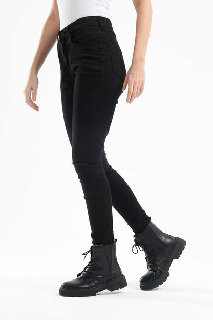 بنطال جينز طويل