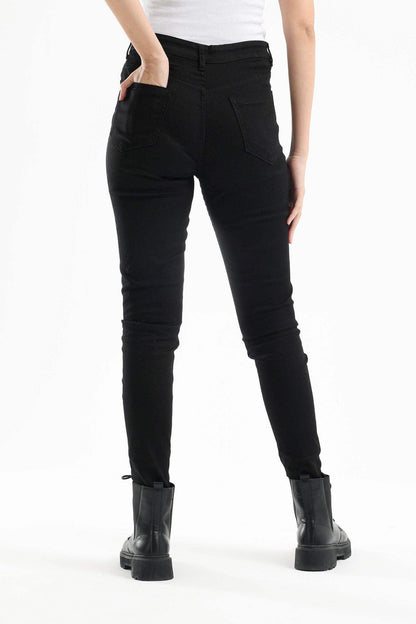 بنطال جينز طويل