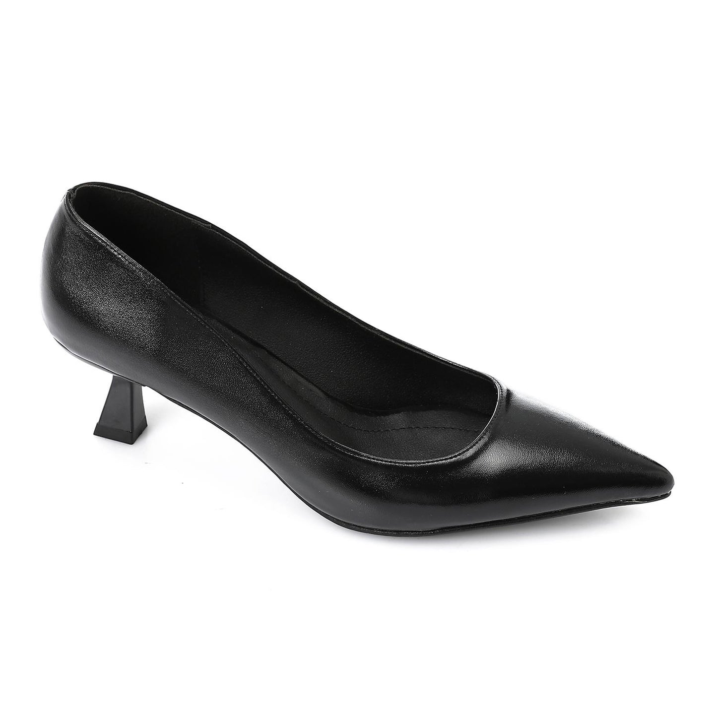 Black Solid Pointed-Toe Pumps - حذاء بكعب سادة بمقدمة مدببة