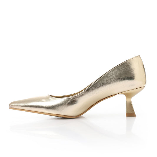 Gold Solid Pointed-Toe Pumps - حذاء بكعب سادة بمقدمة مدببة