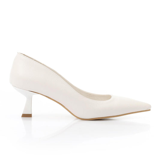 White Solid Pointed-Toe Pumps - حذاء بكعب سادة بمقدمة مدببة