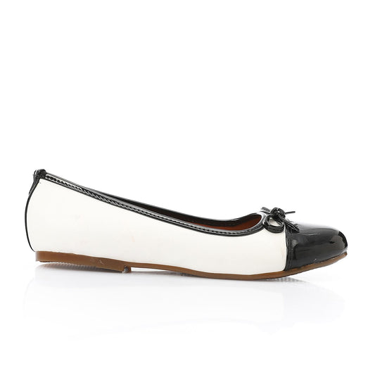 Girls Bi-Tone Flat Shoes - حذاء مسطح بلونين للبنات