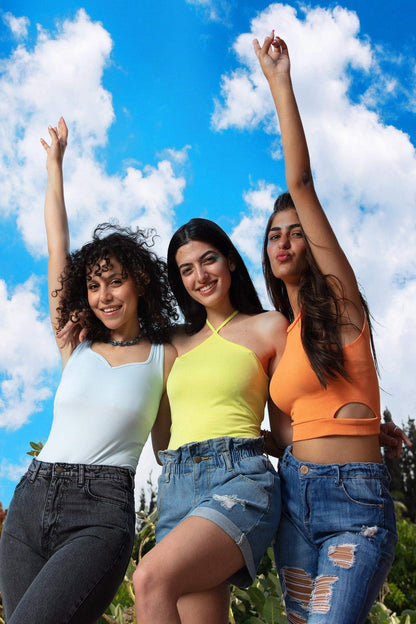 بلوزة بدون أكمام