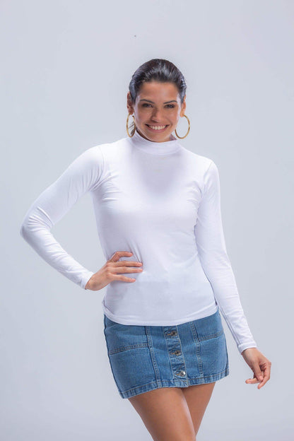 بلوزة بدون رقبة عالية