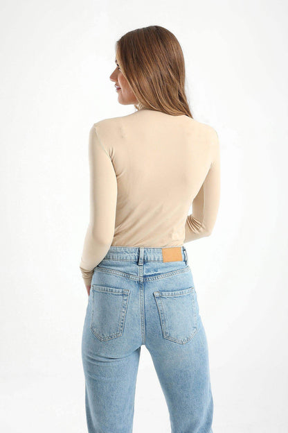 بلوزة من الألياف الدقيقة بأكمام طويلة