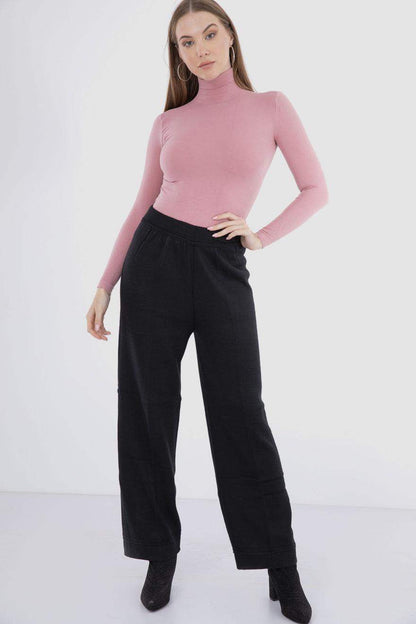 بلوزة من الألياف الدقيقة بأكمام طويلة