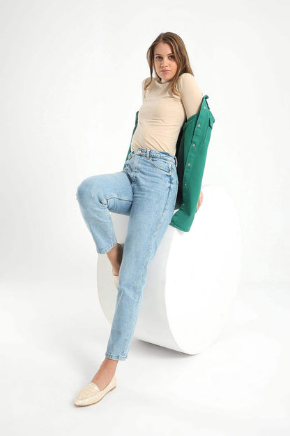 بلوزة من الألياف الدقيقة بأكمام طويلة