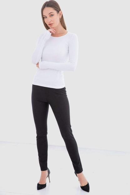 بلوزة من الألياف الدقيقة بأكمام طويلة