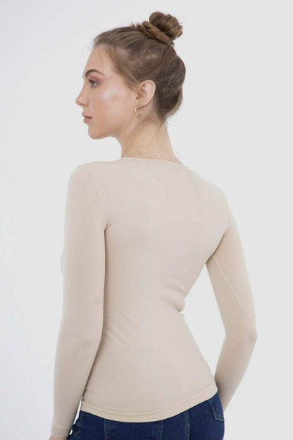 بلوزة من الألياف الدقيقة بأكمام طويلة