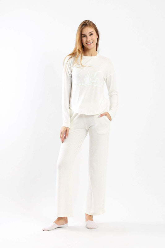 طقم بيجامة مطبوع باللون الأبيض العتيق