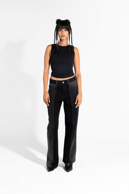 بنطال جينز أسود بساق مستقيمة مع هامش