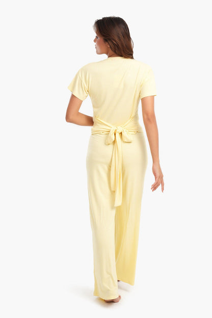 طقم بيجامة بجزء علوي وبنطال بعقدة أمامية