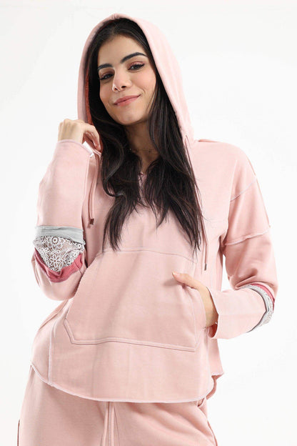 طقم بيجامة مع جيب الكنغر