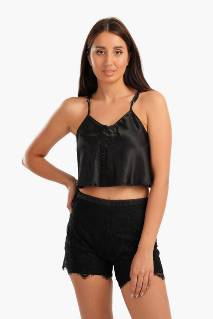 طقم بيجامة بحمالات مع شورت دانتيل