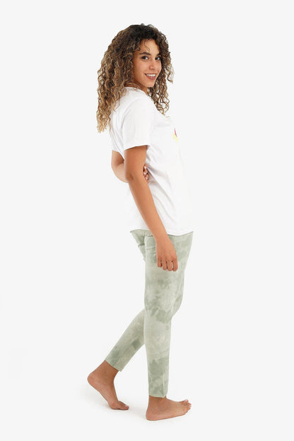 طقم بيجامة مع بنطلون ضيق