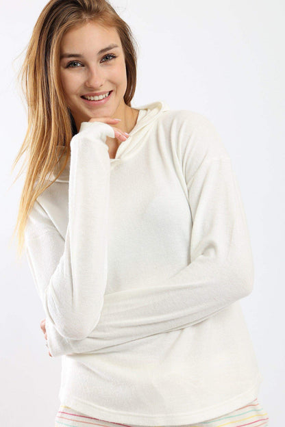 طقم بيجامة مع بنطلون مخطط