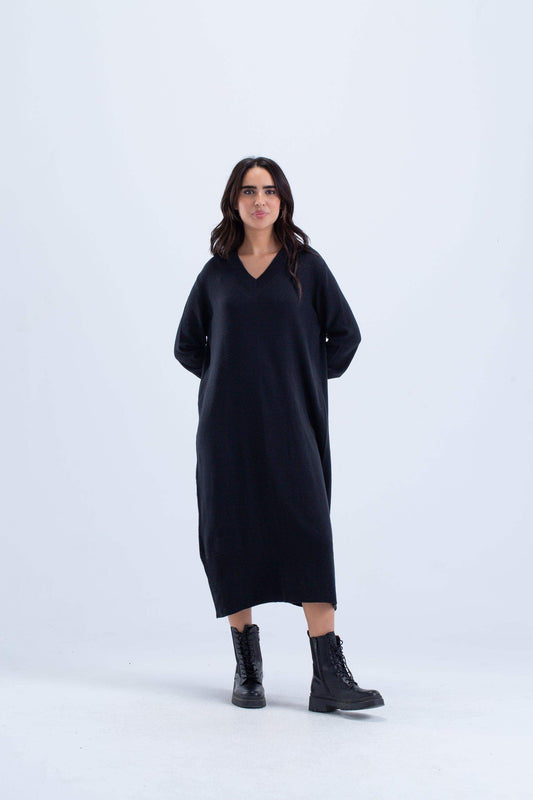 فستان ميدي بفتحة رقبة على شكل حرف V مضلع