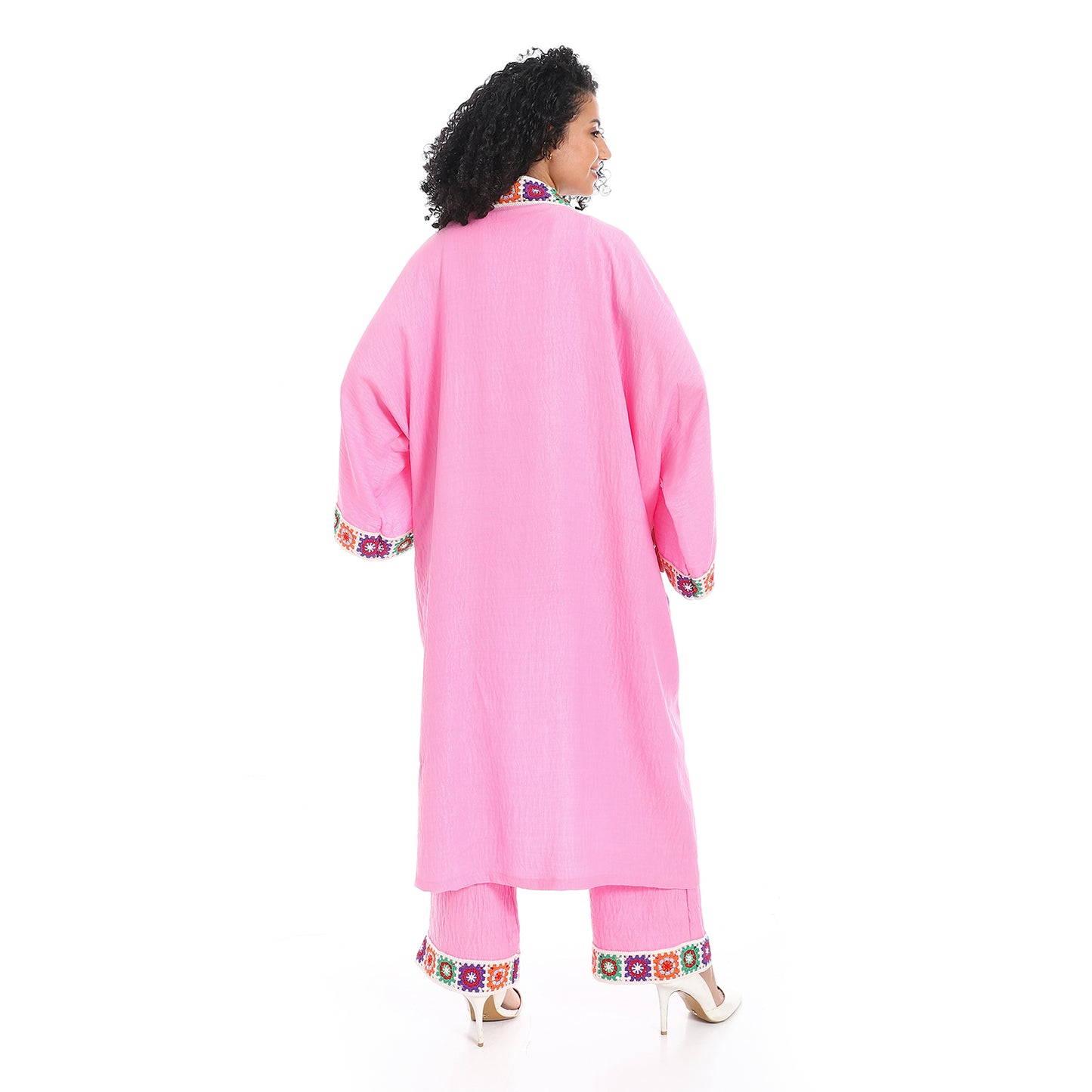 Embroidery kimono suit