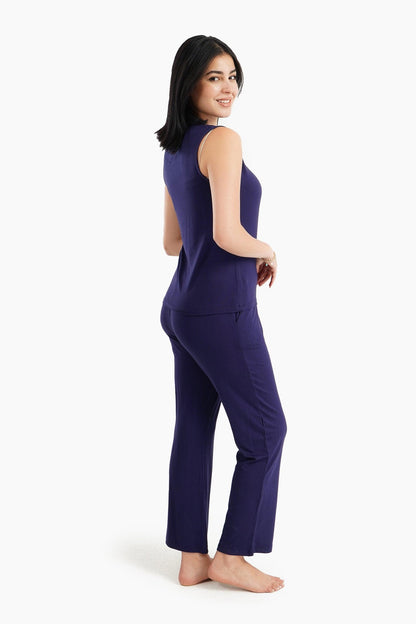 طقم بيجامة بدون أكمام ورقبة على شكل حرف V