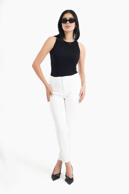 بنطال ضيق بقصة Slim Fit