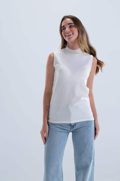 بلوفر بدون أكمام بقصّة Slim Fit