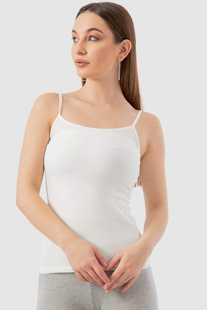 تانك توب سادة بحمالات رفيعة