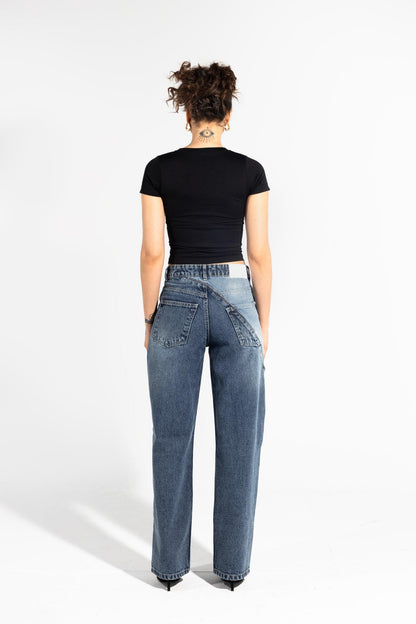 بنطال جينز أزرق مفتوح السحاب