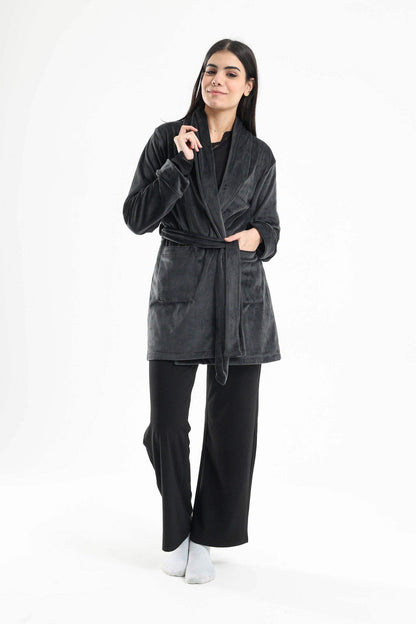 رداء مخملي بأكمام طويلة