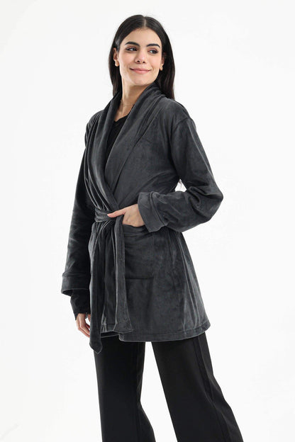 رداء مخملي بأكمام طويلة