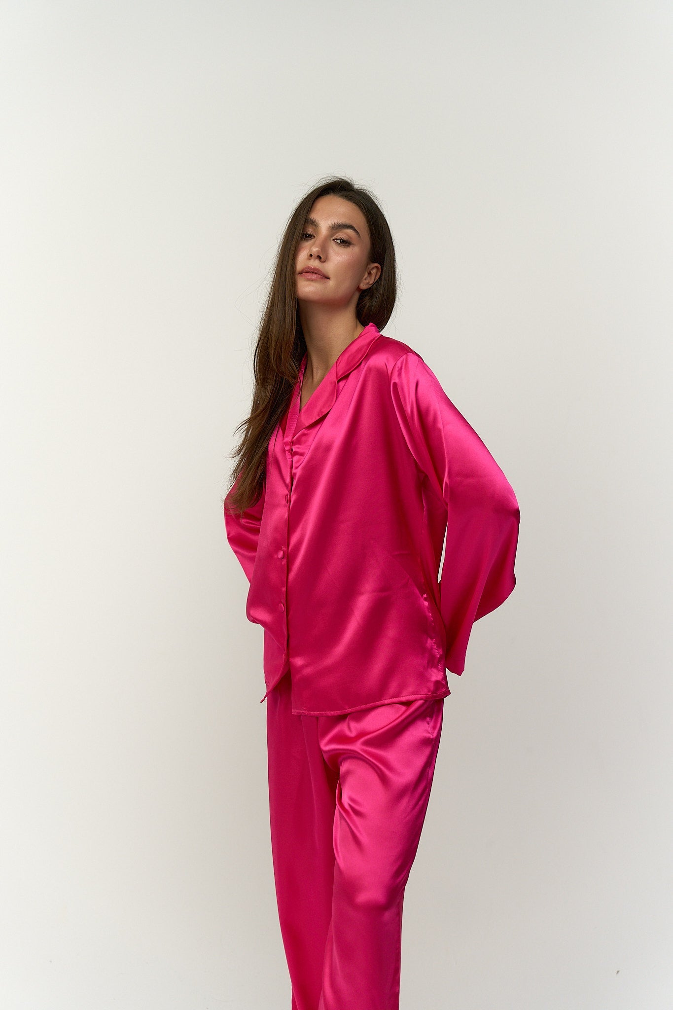 طقم بيجامة ساتان فوشيا