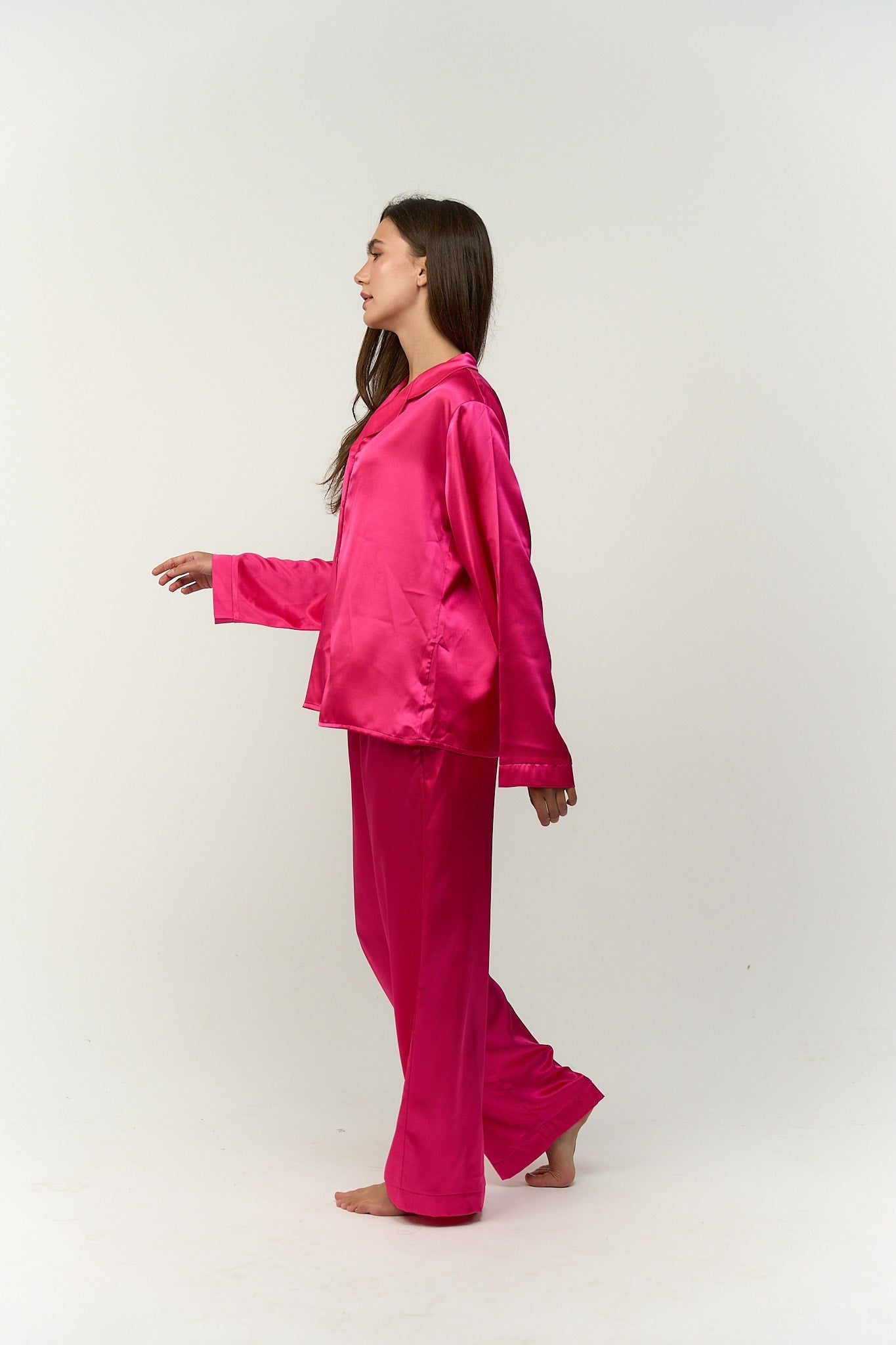 طقم بيجامة ساتان فوشيا