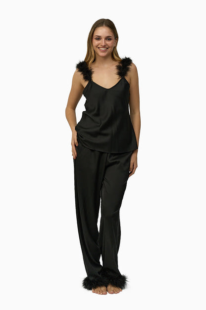 طقم بيجامة مع ريش