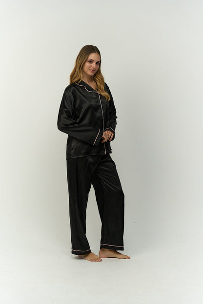 طقم بيجامة مع حواف وردية