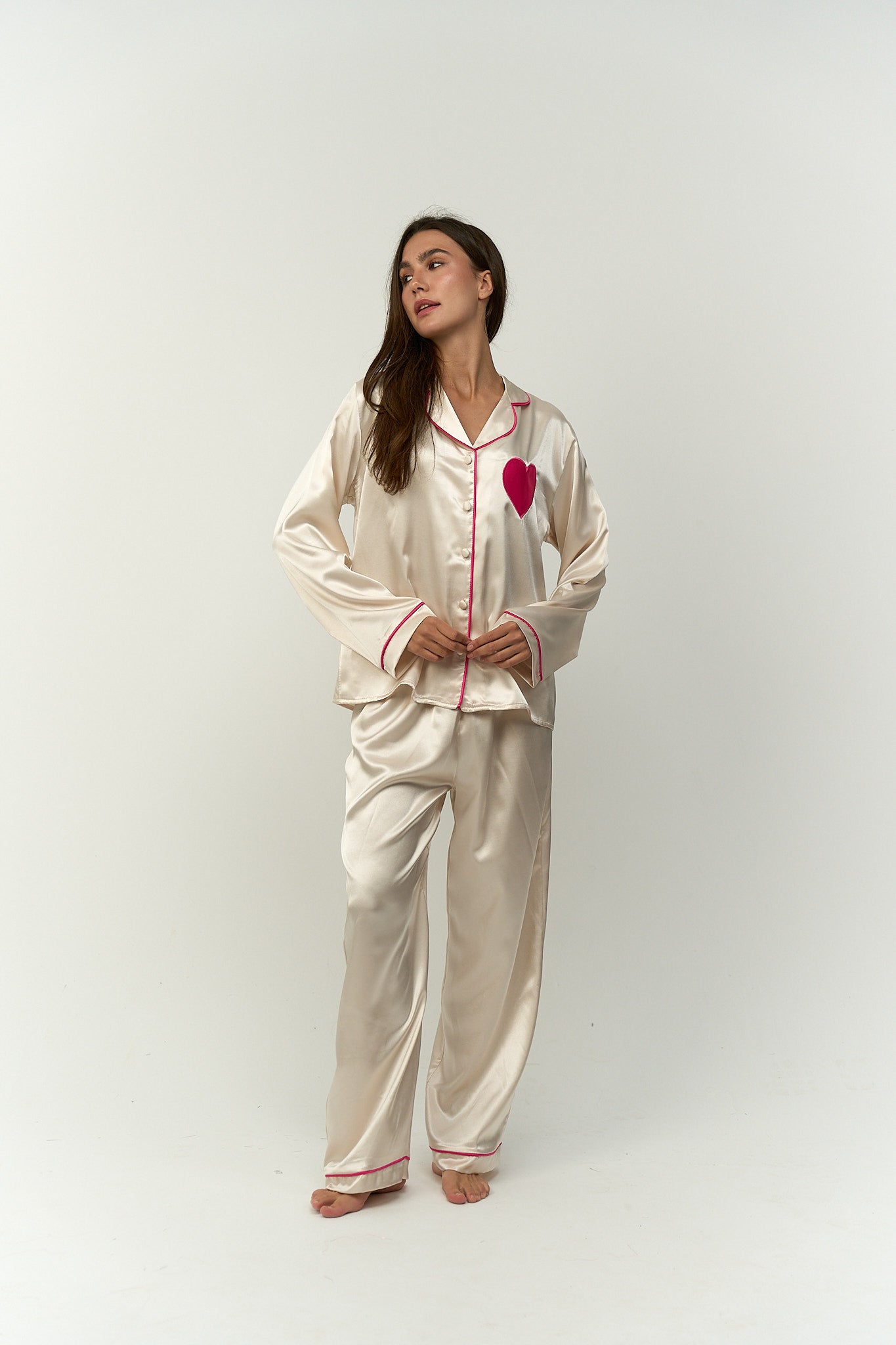 طقم بيجامة بطبعة قلب