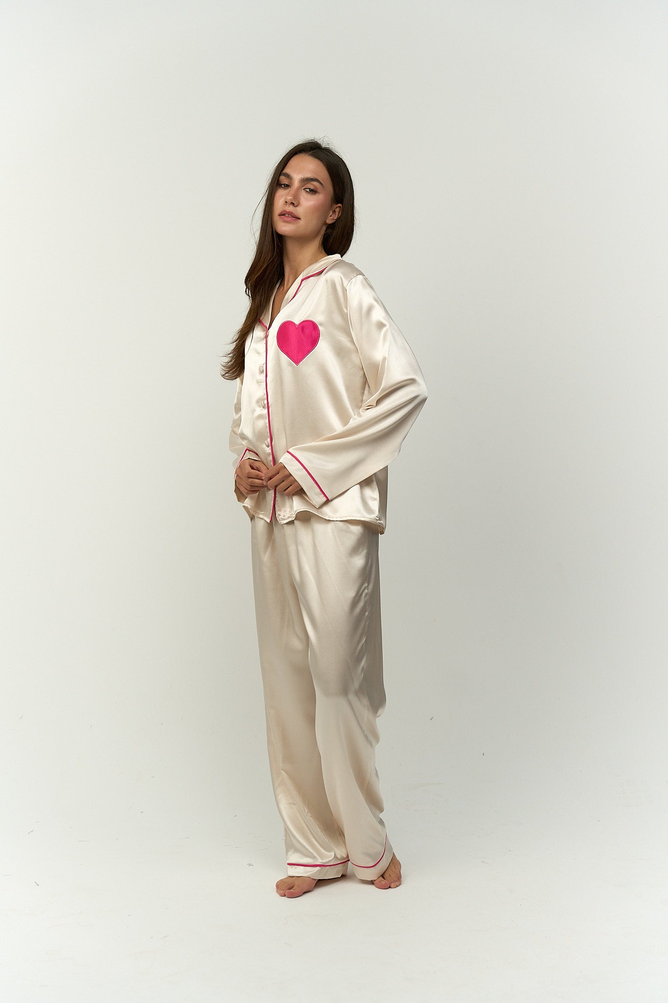 طقم بيجامة بطبعة قلب