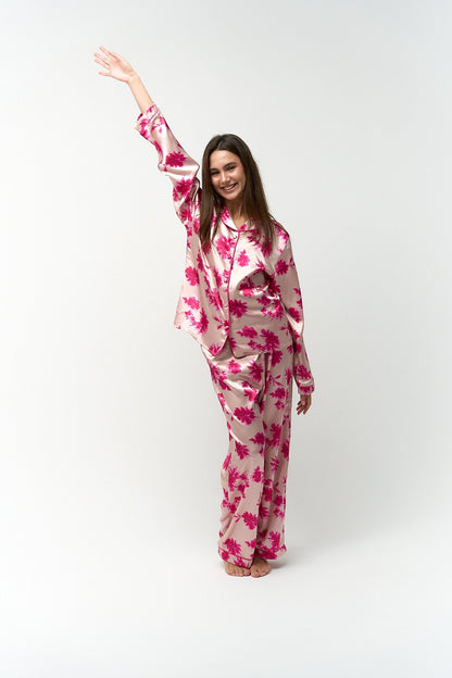 طقم بيجامة ساتان مزهر