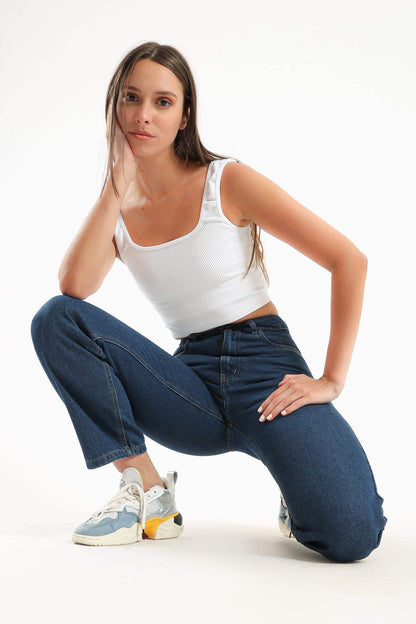 بلوزة قصيرة بحزام عريض