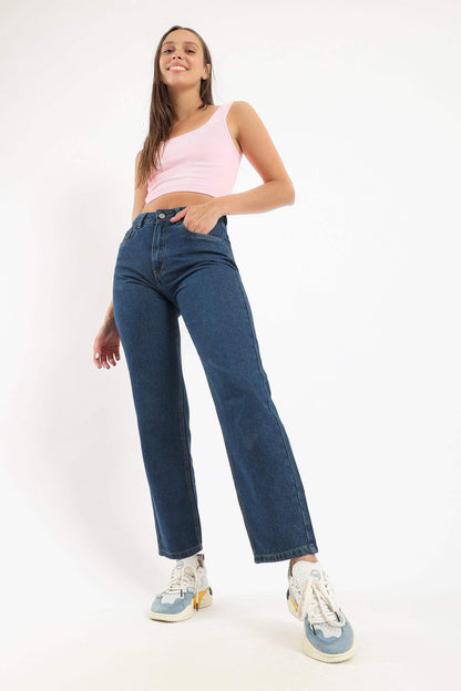 بلوزة قصيرة بحزام عريض